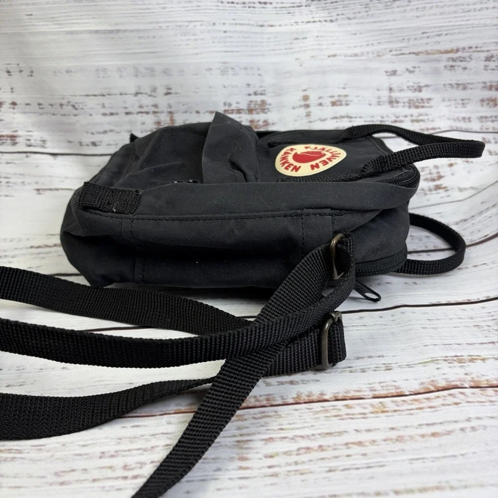 FjallRaven Kanken Sling Shoulder Bag Purse (Black) F23797 - Picture 7 of 10